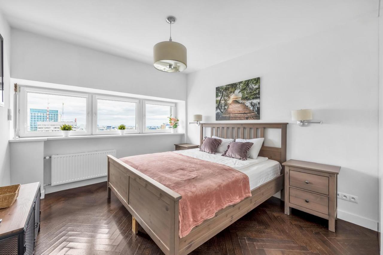 23Rd Floor 3Br Apt With Views Of Warsawa Bagian luar foto